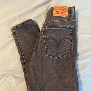 Levi’s Wedgie Skinny Jeans - Size 26